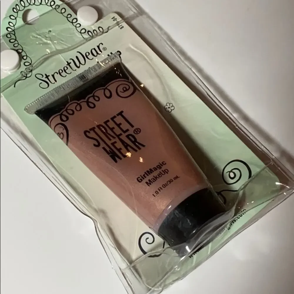 NEW Revlon Street Wear Girl Magic Make-Up LOVEGLAM Magical Glow Face Cheeks Eyes